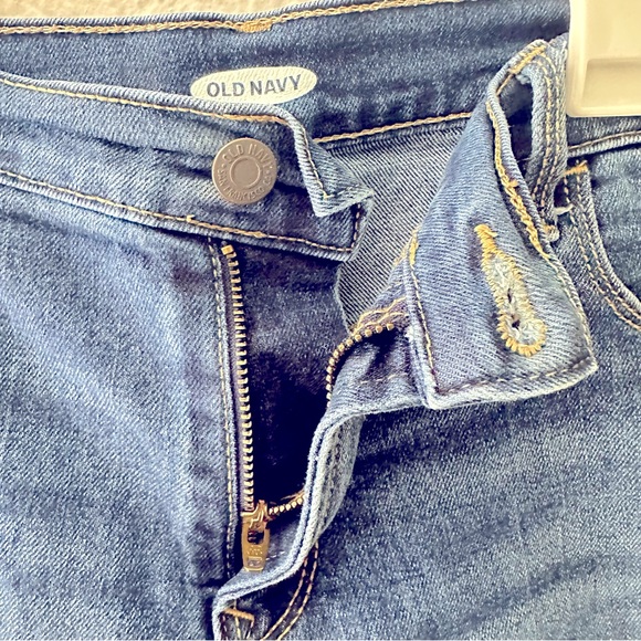 Old Navy Midi Jean Shorts - Picture 4 of 7